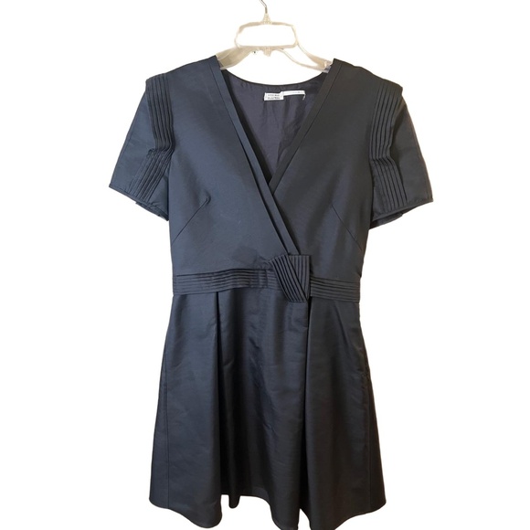 Leon Max Black Pleated Vneck Snap Sleeve Side Zipper Short Sleeve  Dress 8 - Picture 1 of 10